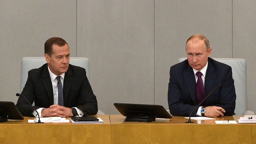 Putin signs decree on new government with all candidates proposed by Medvedev