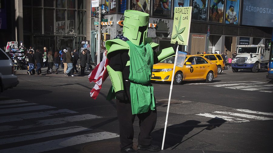 De Blasio orders NYPD to stop weed arrests ahead of ‘likely’ legalization