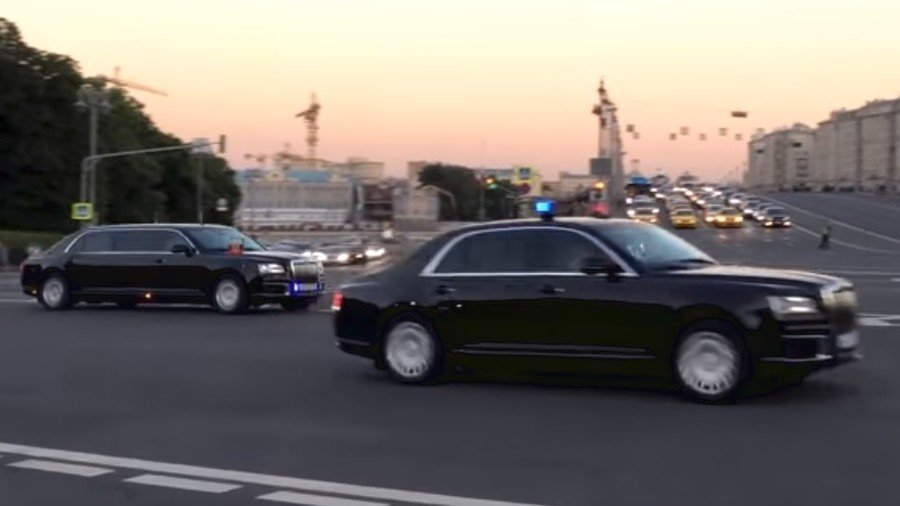 Putin’s new super-limo motorcade filmed leaving Kremlin (VIDEO)