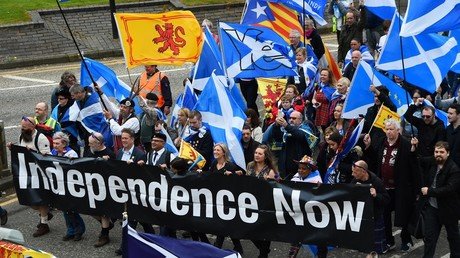 Thousands take to streets of Glasgow for Scottish independence march (PHOTOS)