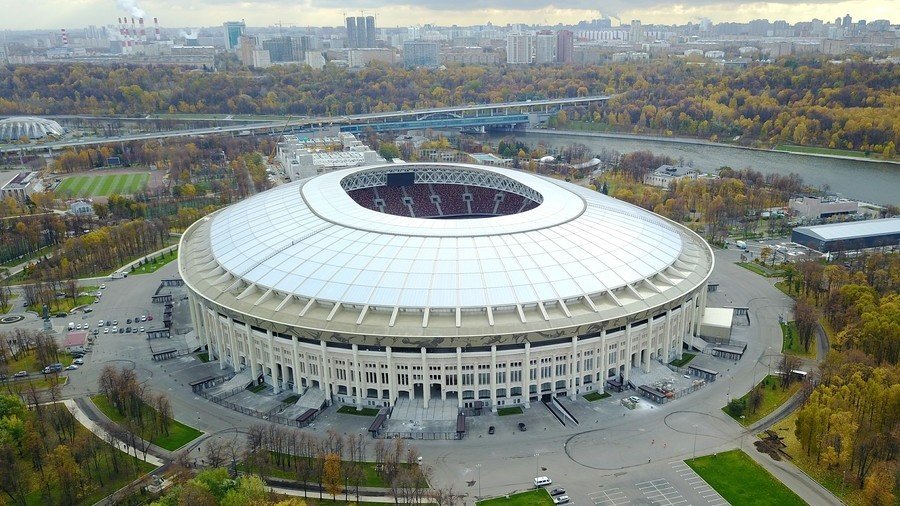 Luzhniki Stadium, Moscow, Russia. 1st July, 2018. FIFA World Cup Football,  Round of 16, Spain versus Russia; The teams take to the field Credit:  Action Plus Sports/Alamy Live News Stock Photo - Alamy