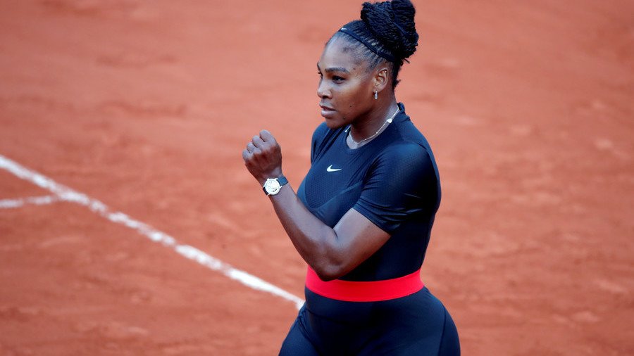Serena Williams withdraws from French Open ahead of planned clash with Maria Sharapova 