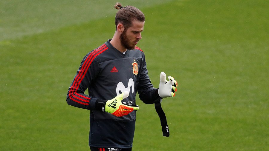 De Gea 'refuses' to applaud Spanish PM after rape claim criticism 2 years ago