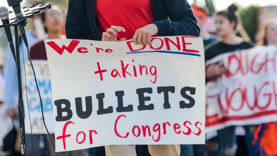 Bulletproof shields – best gift for US students? Pennsylvania school actually thought so