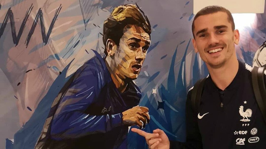 Picture-perfect: French players delighted at stunning personalized artwork in Moscow team hotel 