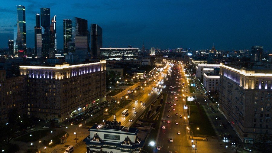 Torn to shreds: Moment of horrifying car crash in central Moscow caught on camera (VIDEO)