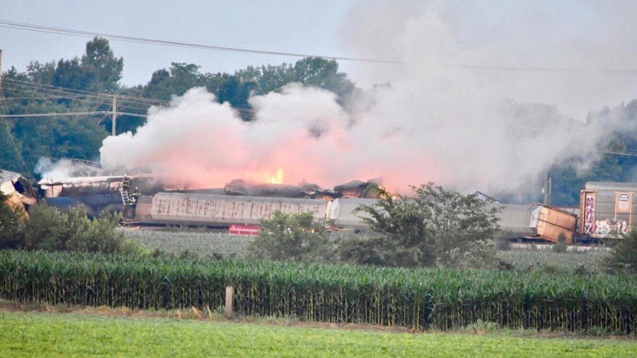 Freight train derails & explodes in Indiana causing propane-fueled inferno (PHOTOS, VIDEO)