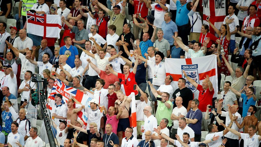 England fans attacked in Volgograd! ...by swarms of tiny flying midges