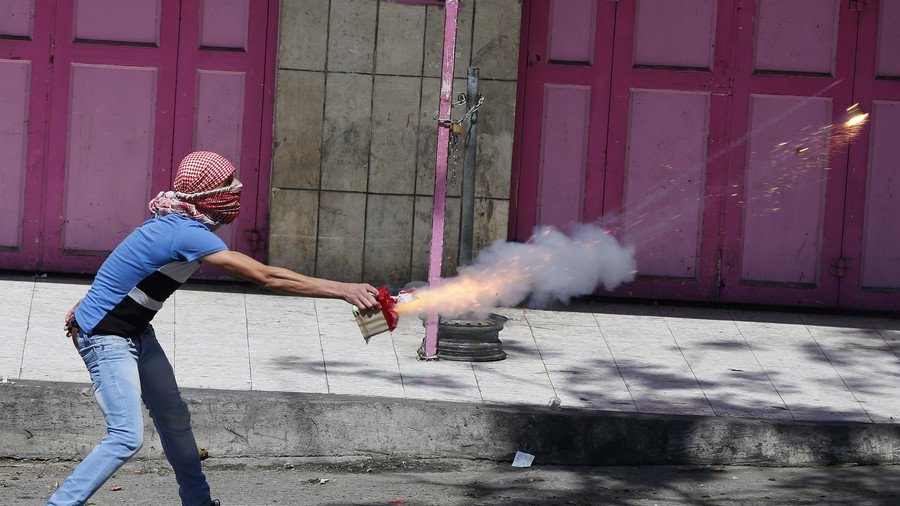 Israeli arrested for selling fireworks to East Jerusalem man for use against police