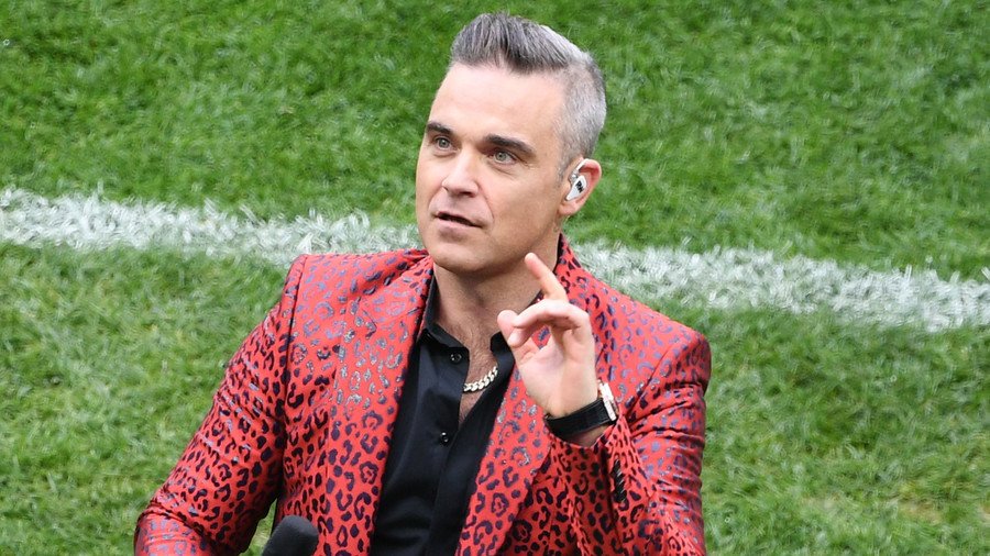 Robbie Williams reveals reason behind World Cup middle finger gesture