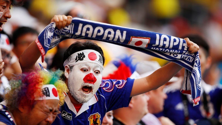 Japan & Senegal sweeping all before them – on the pitch & in the stands (VIDEO)