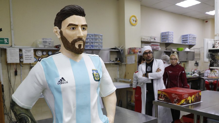 Sweet! Moscow confectioners make life-size chocolate Messi 