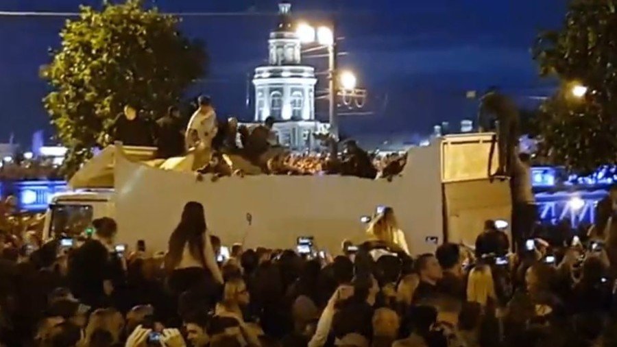 Dozens plunge into truck as roof collapses during fireworks display (VIDEO)