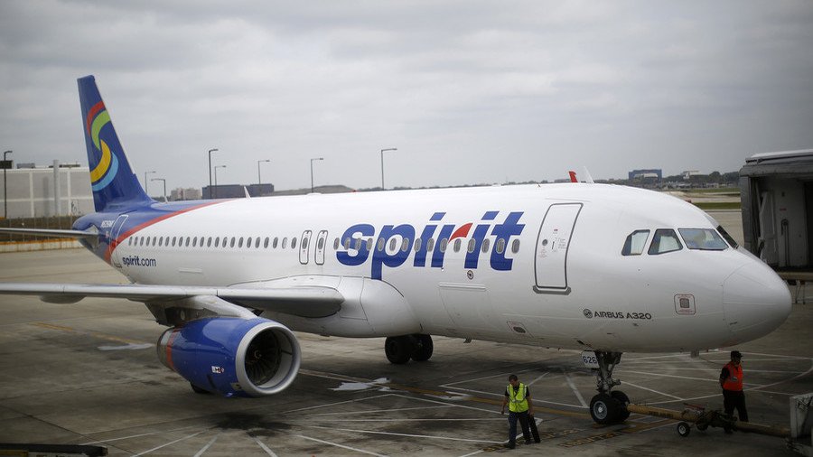 ‘Erratic’  woman removed from Spirit Airlines flight in apparent PTSD-triggered episode (VIDEO)