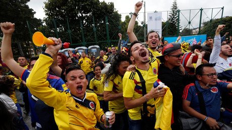 Colombia turns into sea of yellow as football fans revel in Los Cafeteros win over Poland (VIDEOS)