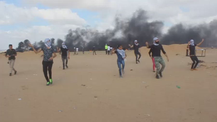 Great Dance of Return: Palestinians perform Dabke to the sound of bullets at Gaza border (VIDEO)