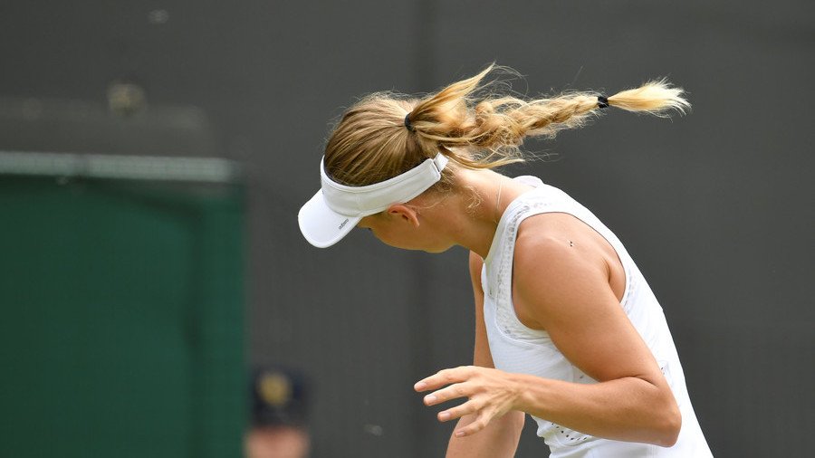 Wimbledon antics: Mating winged insects invade British Grand Slam