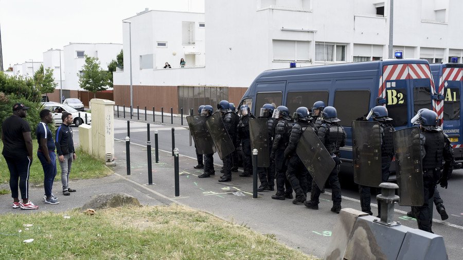 Police in full riot gear floods Nantes following violent clashes (PHOTOS, VIDEO)