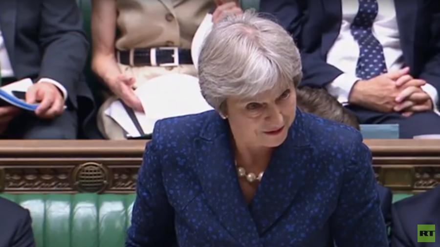 MPs jeer & laugh at May as PM pays tribute to Johnson & Davis (VIDEO)