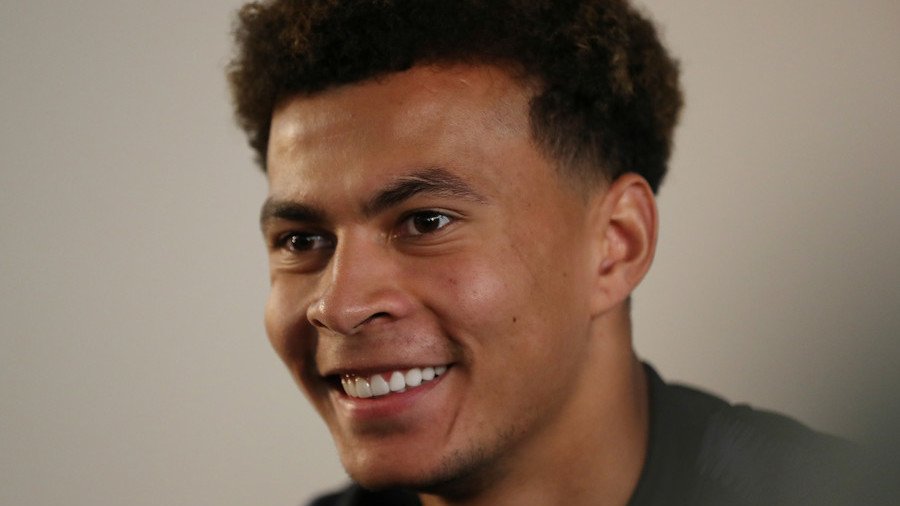 Russian fans serenade England star Dele Alli with impromptu musical show of support (VIDEO) 