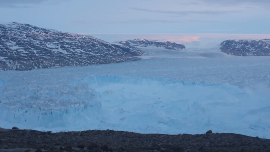 Enormous 4 mile long iceberg filmed breaking from Greenland glacier (VIDEO)