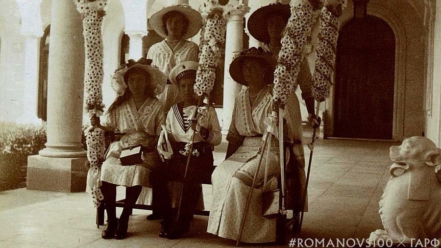 Royal charity in Crimea, final teaser as #Romanovs100 brings century-old photos to life (VIDEO)