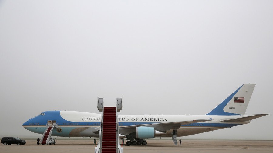 Trump demands bigger bed & red, white & blue paint job for ‘more American’ Air Force One – report