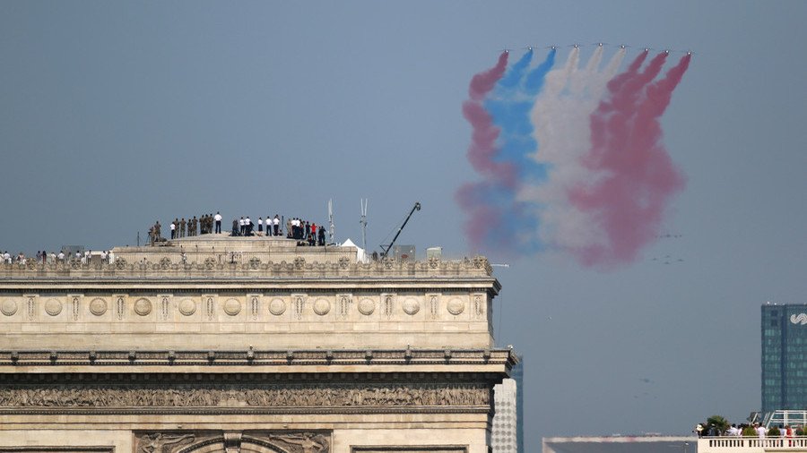 Russian meddling or World Cup hopes?  Wrong French flag color at July 14 parade puzzles  (PHOTOS)