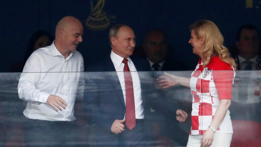 Putin pictured with Croatian president at World Cup final (PHOTOS)