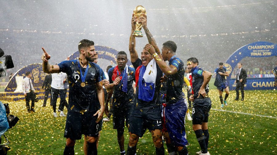 Champions France hoist the World Cup in Moscow (PHOTOS) - RT