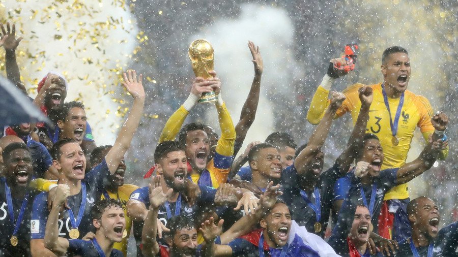 Champions France hoist the World Cup in Moscow (PHOTOS) - RT