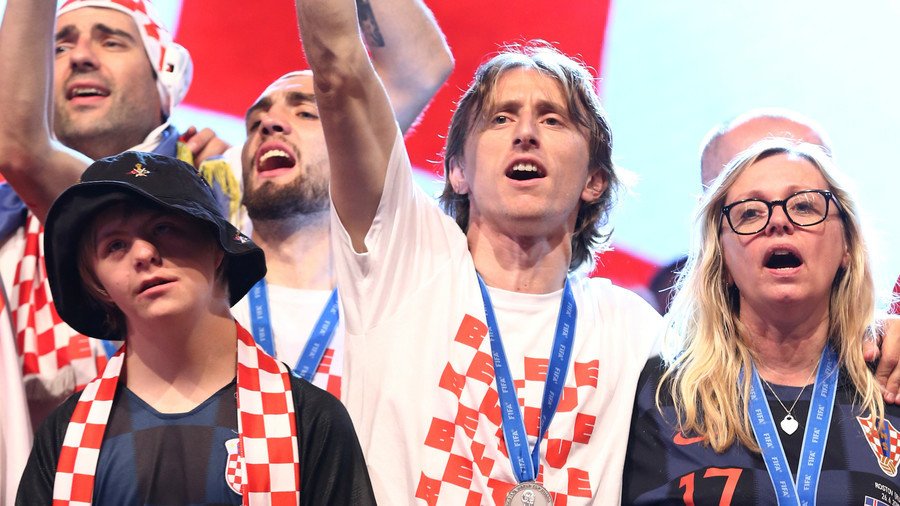 Modric invites boy with Down syndrome to join Croatia’s World Cup celebrations (VIDEO)