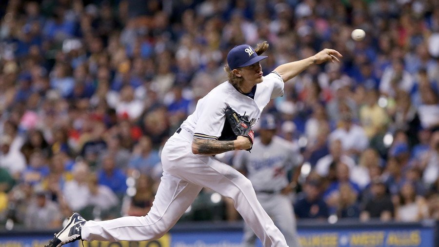 Josh Hader applauded by Milwaukee Brewers fans in first appearance since racist tweets scandal