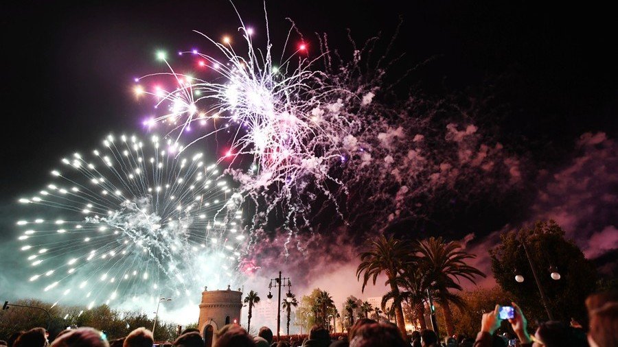 Massive firework explosion causes injuries & damage at Spanish fiesta (VIDEO)