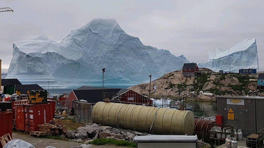 Iceberg from space: Epic satellite pics show 11mn-ton ‘tsunami threat’ beside Greenland village