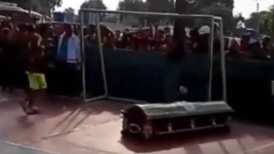 Deceased Venezuelan footballer given final send-off by grieving teammates (VIDEO)