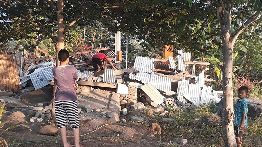 6.4 magnitude earthquake leaves 14 dead at popular Indonesian island of Lombok
