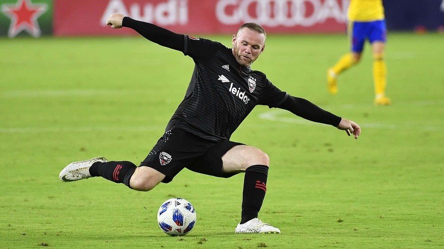 Gruesome moment Wayne Rooney scores MLS debut goal...then breaks nose defending corner! (VIDEO)