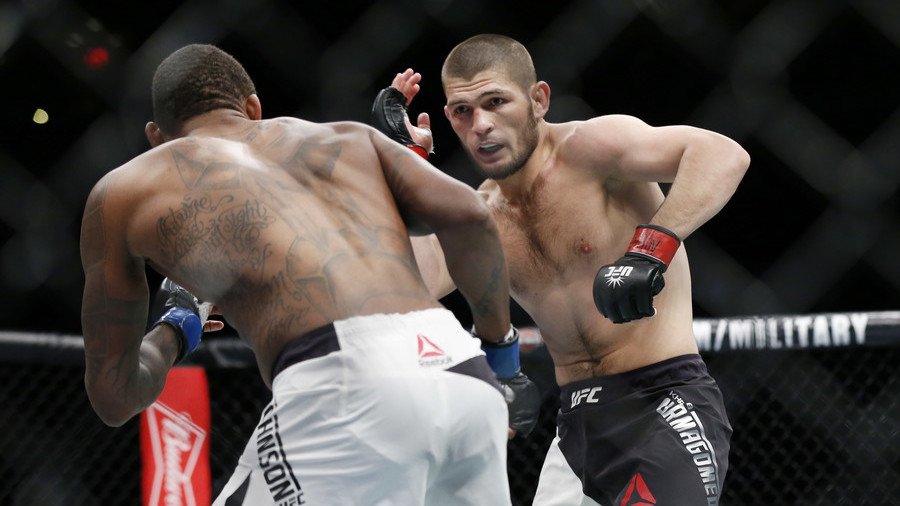 Nurmagomedov sobre enfrentar McGregor: 'Vou mudar o rosto dele