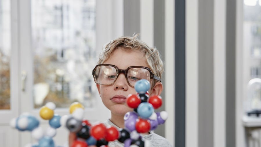 Young geniuses: Russian school kids bag gold and silver at world science competitions