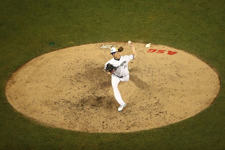 Josh Hader's family change shirts after pitcher's racist tweets emerge  mid-game, MLB