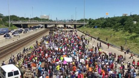 Anti-gun violence protesters shut down Chicago highway, governor gets blasted for calling it 'chaos'
