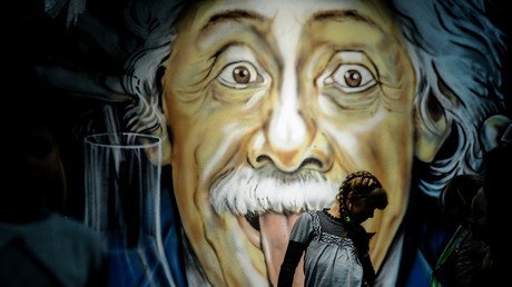 Think yourself smart: Seeing yourself as Einstein could alter your mind