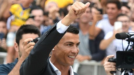 Juventus present Cristiano Ronaldo to fans (VIDEO)