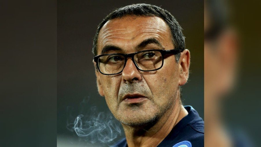 New Chelsea boss Sarri gets around smoking ban on Premiership debut... by chewing cigarettes!
