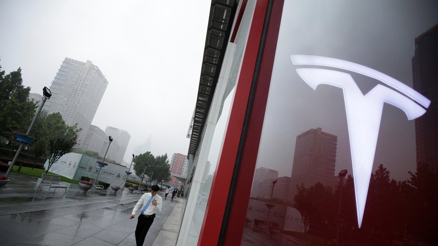 Tesla shares nosediving as Elon Musk's privatization plans leave market unimpressed