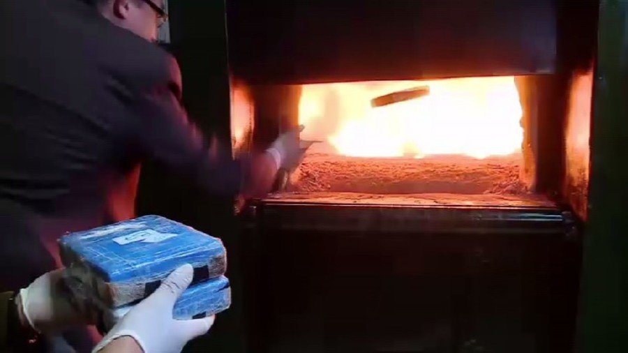 Mind Blown: Russian ambassador torches seized cocaine at Argentinian cemetery in bizarre VIDEO