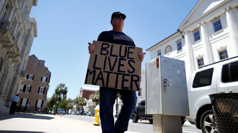 Antifa protesters clash with cops during Blue Lives Matter counter-rally (PHOTOS, VIDEOS)