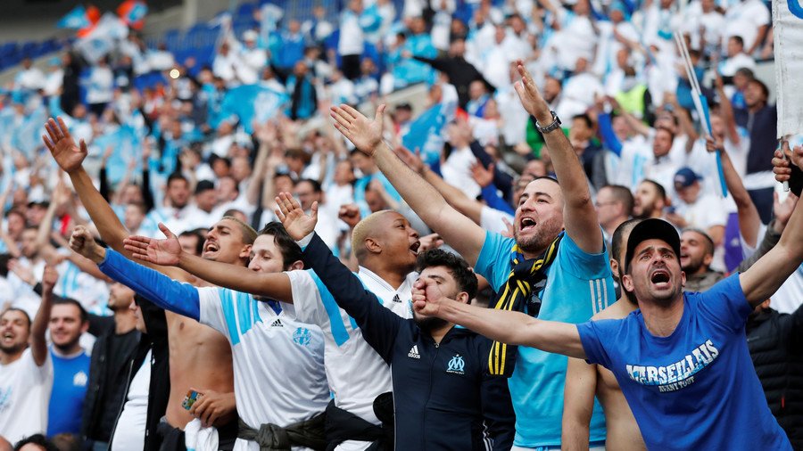 Young Marseille fan length pitch to score ceremonial kick-off (VIDEO) — RT Sport News