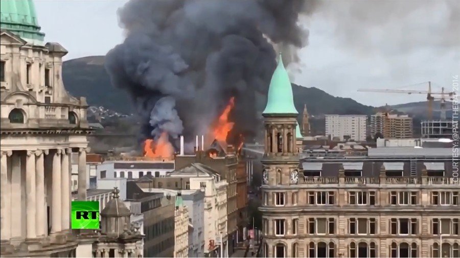 Huge blaze & plumes of smoke prompt evacuation of historic Belfast building (VIDEO)